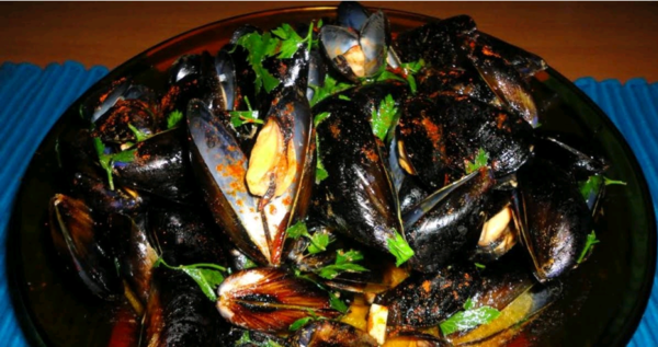 Mussels in Spanish Caldo de Pescado, Garlic & Shallot