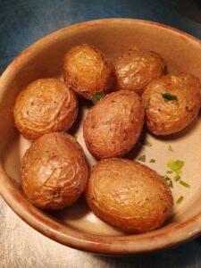 ROASTED NEW POTATOS with mojo canario sauce (VG/GF)