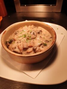 CREAMY GARLIC MUSHROOMS