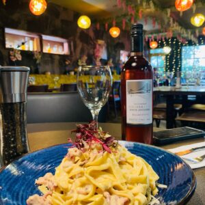 CARBONARA TAGLIATELLE Turkey ham and tagliatelle pasta servedin rich creamy carbonara sauce